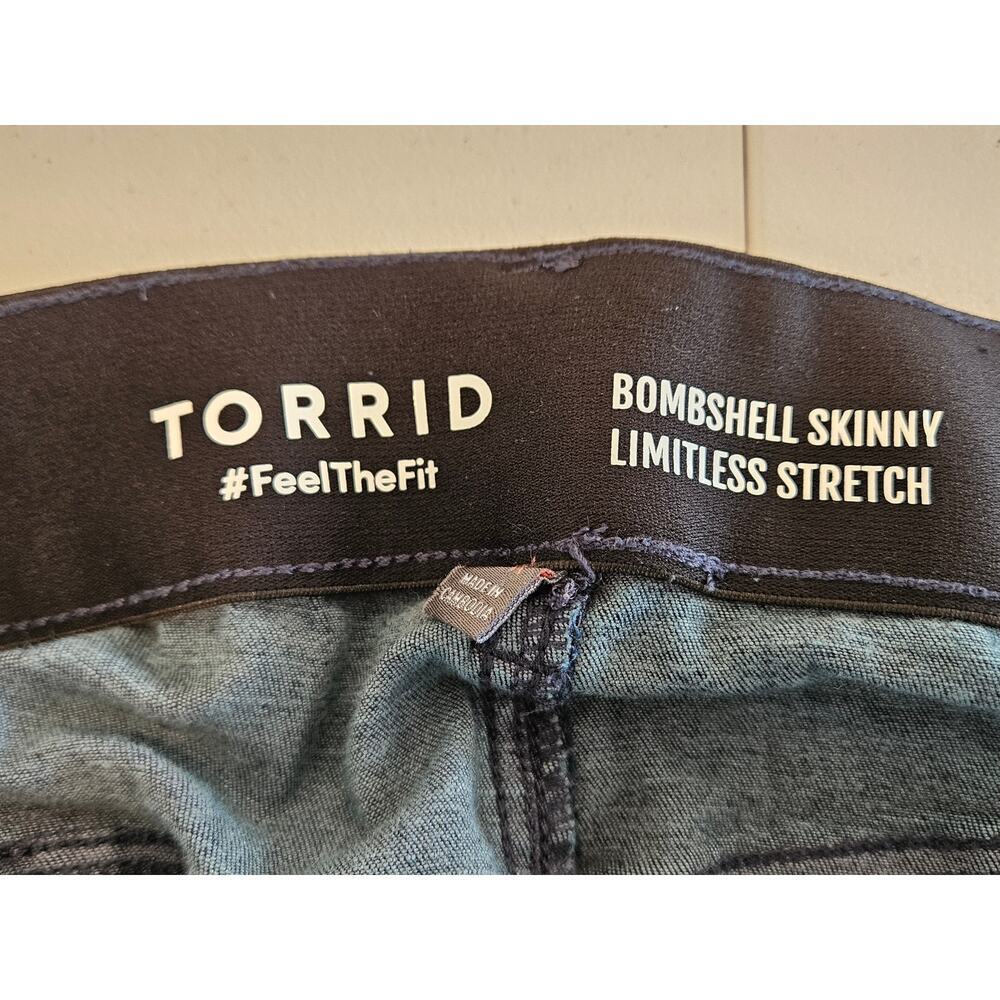 Torrid Bombshell Skinny Jeans 14R Dark Wash Limitless Stretch Plus Size NWOT - Picture 3 of 9